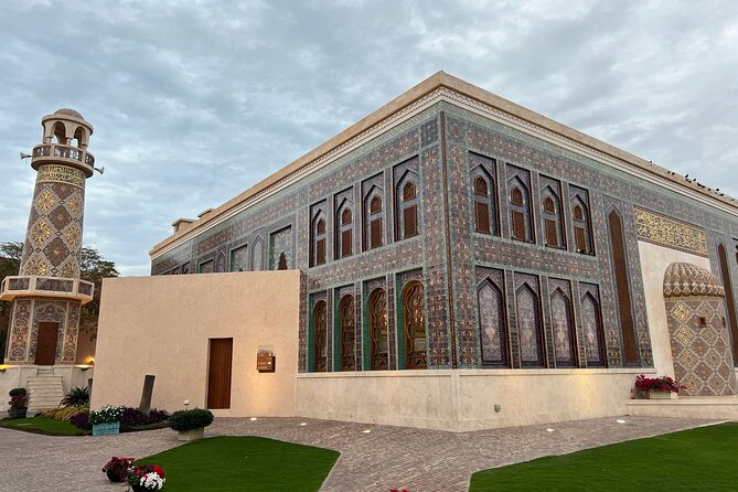 Doha Highlights Guided Tour With Dhow Cruise - The Pearl, a quick look at reclaimed luxury
