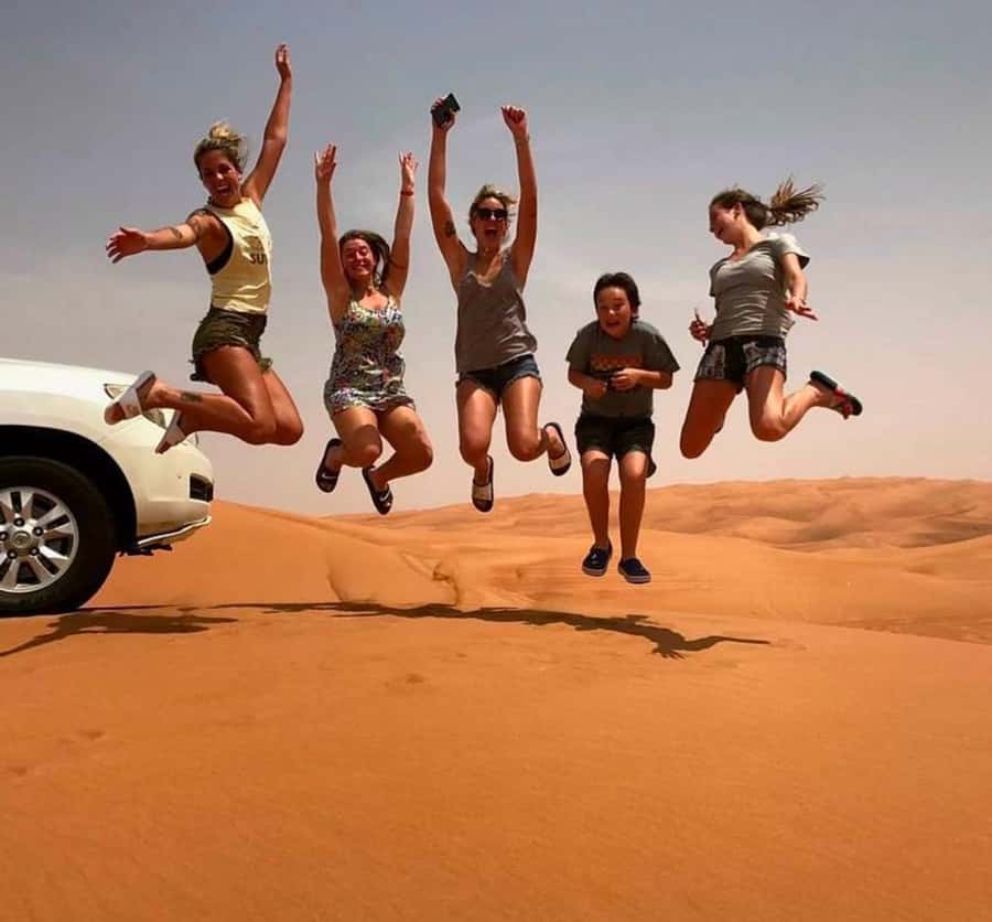 Doha: Inland Sea Desert Safari with Sunset & Sunrise Views - Guides, photography, and the human side of the trip