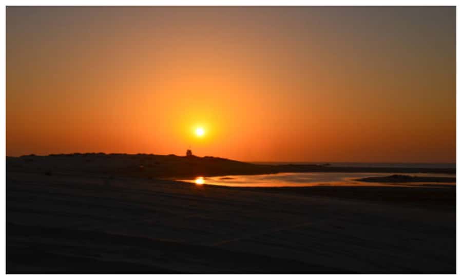 Doha: Overnight Desert Safari with 4x4 Ride and Camp Stay - Leaving Doha for the dunes
