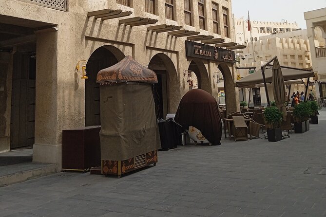 Doha-Private Shopping Tour - City Centre Mall: a practical contrast