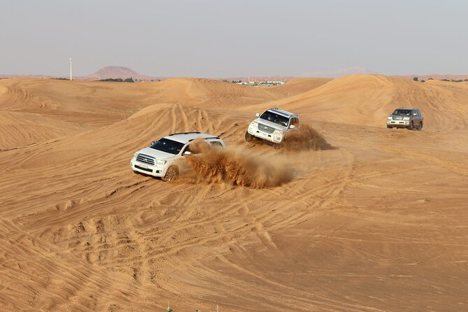 Doha Sharing Desert Safari with Dune Bashing and Sand Boarding - From Doha to the open desert in 30 minutes
