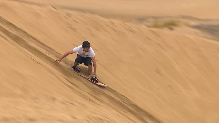 Explore desert Qatar: Off-Road Adventures, dune bashing Tour - Dune bashing on the way to the Inland Sea