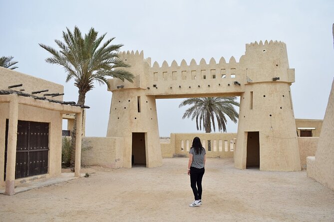 Full-Day Tour Qatar North And West - Al Thakhira and Purple Island: quiet coastal Qatar