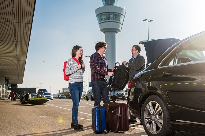 Private Doha Airport Transfer to Doha, Qatar - Meeting Your Driver at Doha Airport