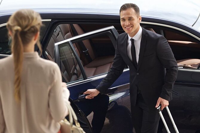 Private Doha Airport Transfer to Doha, Qatar - The Meet-and-Greet Difference