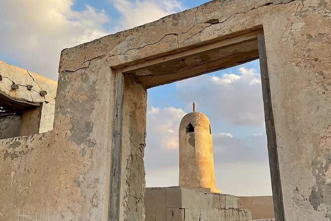 Private North of Qatar Tour - The long roads between the stops