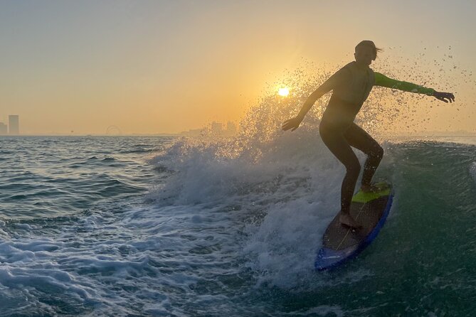 Private Wakesurfing or Wakeboarding along Doha's skyline - A fast start from Java UDoha