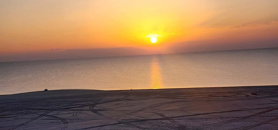 Sunrise or Sunset desert Safari with Sandboarding in Qatar - Sandboarding adds a simple desert challenge