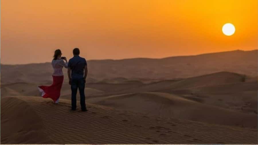 Sunrise/Sunset DuneBashing,CamelRide InlandSea &Sandboarding - Which departure should you choose?