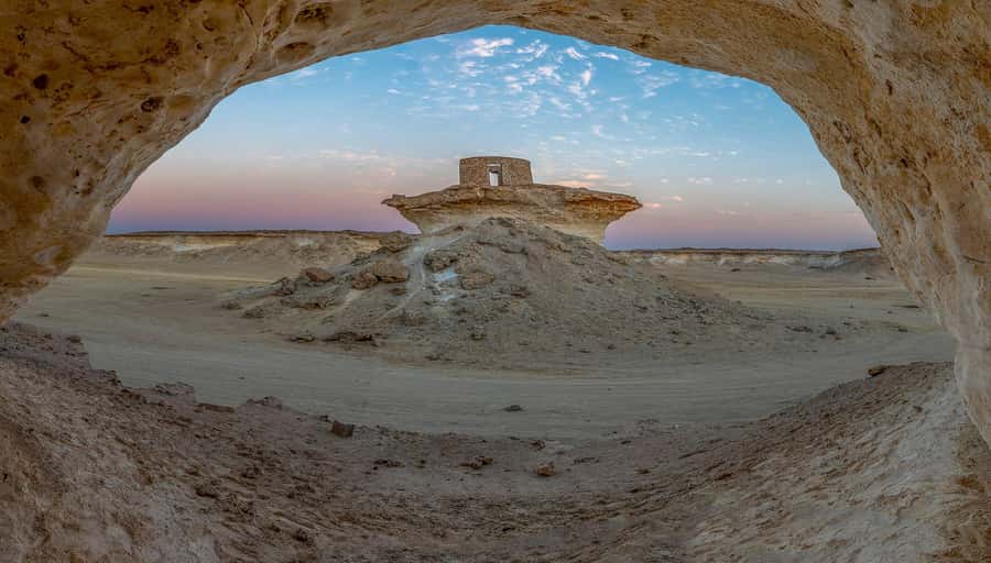 West Qatar tour to Richard Sierra sculpture,Umbrella Rock - Who will enjoy this tour most